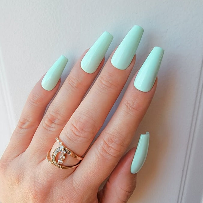 Light Elegance ButterCream - Minty Fresh