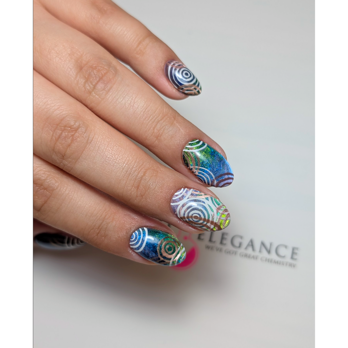 Light Elegance Cat Eye Gel Polish Collection - Illusion with Polish Pouch