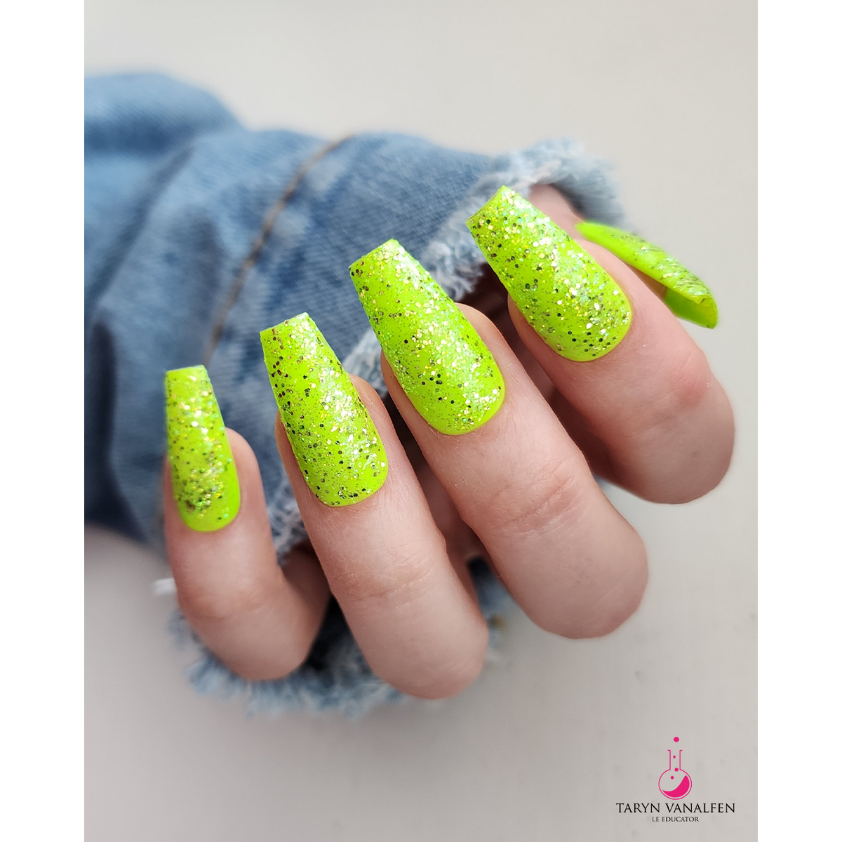 Light Elegance ButterCream - Groovy Green